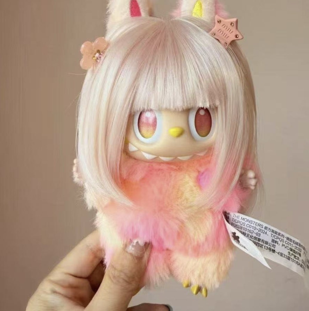 Perruque Rose "Bob" Tendance pour Poupée Labubu (avec barrettes)